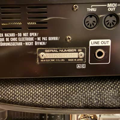 Akai S612 / MD280 MIDI Digital Sampler /Disc Drive 1985 - Black image 5