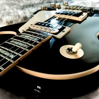 Nythar the Undying - Gibson Les Paul Classic 2019 - Black & Cream Tuxedo image 10