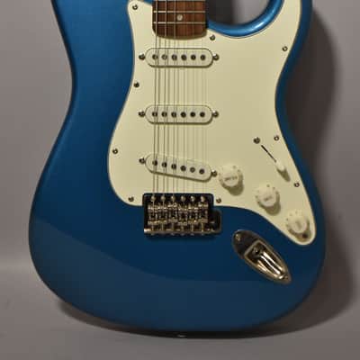2023 Squier Classic Vibe '60s Stratocaster Lake Placid Blue image 2