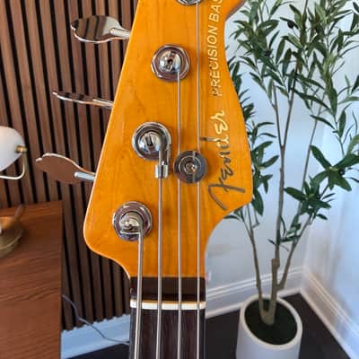 Fender American Ultra Precision Bass with Rosewood Fretboard 2019 image 4