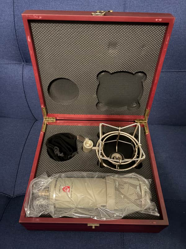 Lauten Audio Atlantis FC-387 FET Condenser Mic image 1