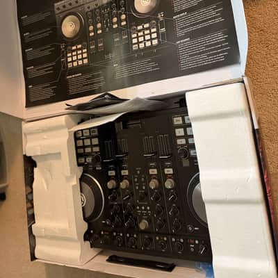 Native Instruments Traktor Kontrol S4 2024 black image 1