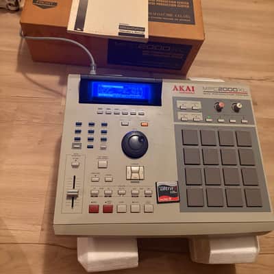 Akai MPC2000XL ORIGINAL BOX +NEW BLUE screen+ 8outs + CF + EB16 + original manual image 12