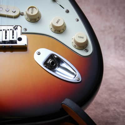 FENDER USA American Elite Stratocaster "3-Color Sunburst + Rosewood" (2020) image 8
