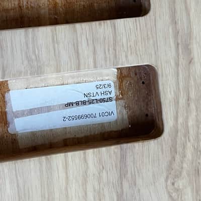 G&L CLF Research L-2500 S750 bass body V USA base coat ash image 2