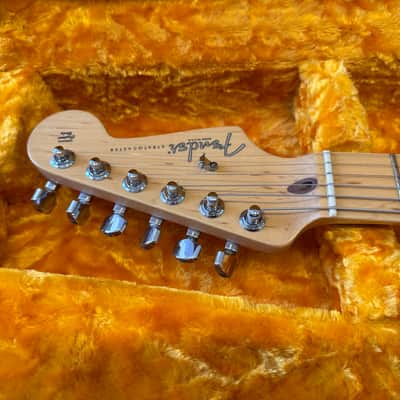 Fender 50th Anniversary American Stratocaster 2004 7lbs 5oz image 5