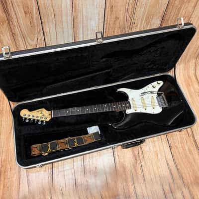 Fender Stratocaster Elite BLK 1983 + Case (Usado) image 14