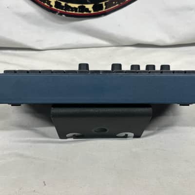 Aviom A-16 II Personal Mixer with Mount and Power Supply image 3