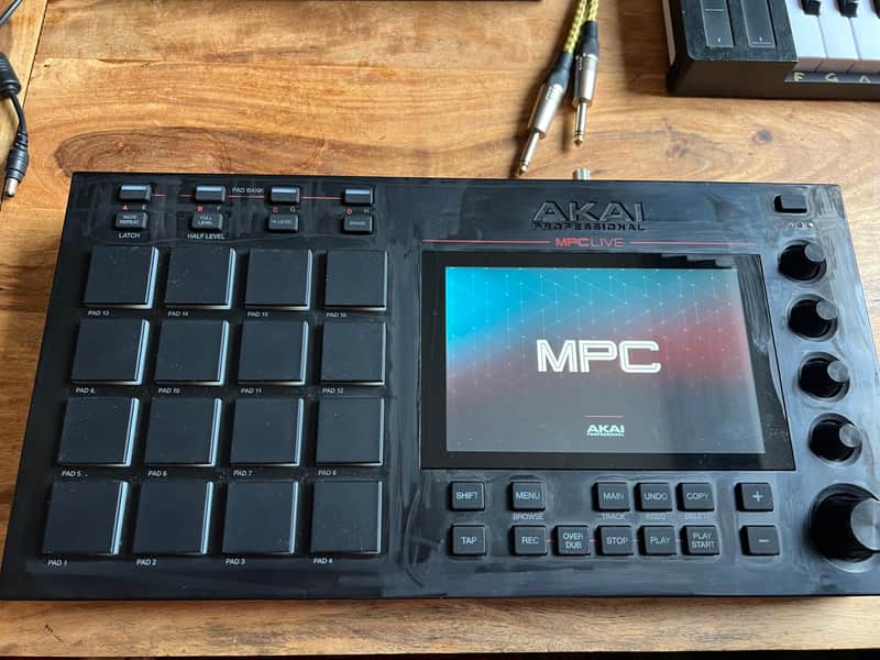 Akai MPC Live Standalone Sampler / Sequencer 2017 - 2020 - Black image 1