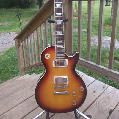 Gibson Les Paul Classic 2015 3 Color Sunburst, excellent and with upgrades and Gibson hard case. image 2