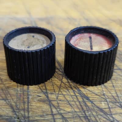 Silvertone Vintage RARE 1962 Silvertone 1448 Amp in Case Guitar Matched Set of Volume Tone Knobs Danelectro Luthier Parts image 2