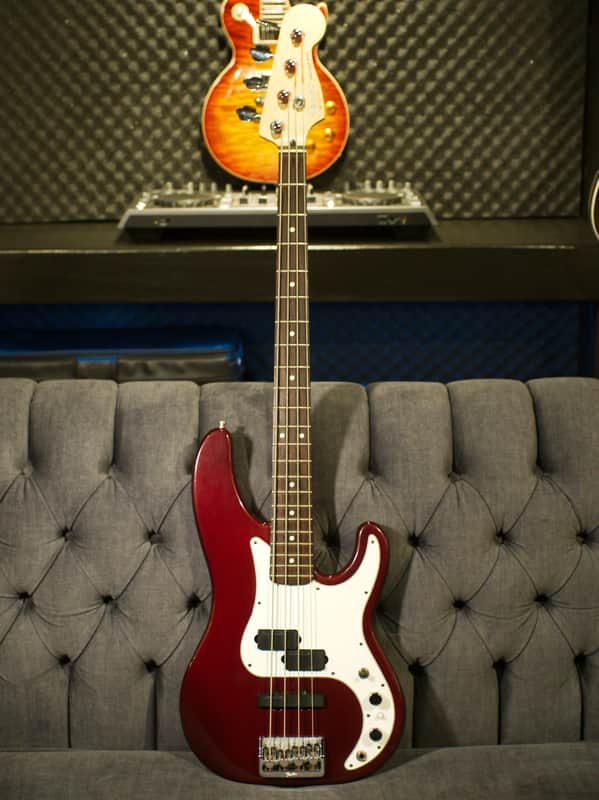 Fender Precision Bass Plus with Rosewood Fretboard