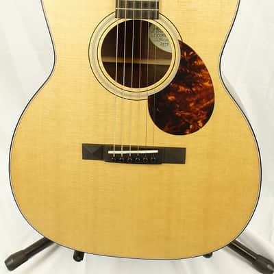 Breedlove Revival OOO Custom 2009 Sitka Spruce / Walnut image 1