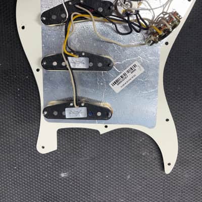 Fender 099-2340-509 Custom Shop Fat '50s Stratocaster 11-Hole Pickguard 3-Ply Pre-Wired 2010s - Parchment image 1