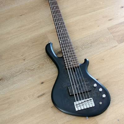 MENSINGER Cazpar 6a - Active 6 String Short Scale 30" Bass - Burl Poplar, Blackburst - New image 1