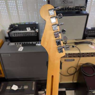 Fender MIM Standard Stratocaster with Rosewood Fretboard 2007 Brown Sunburst image 7