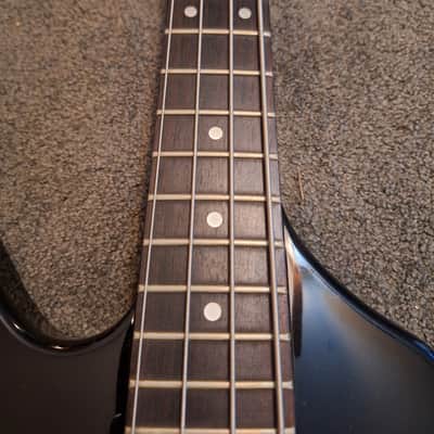 Kramer Focus 8000 Explorer Bass Left Handed image 5