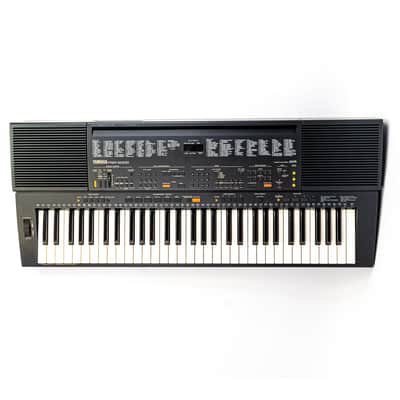 Yamaha PSR-500M Portable Digital Keyboard with Gig Bag, Power Supply & Sustain image 2