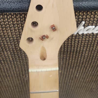 Neck 2010's - Natural image 2