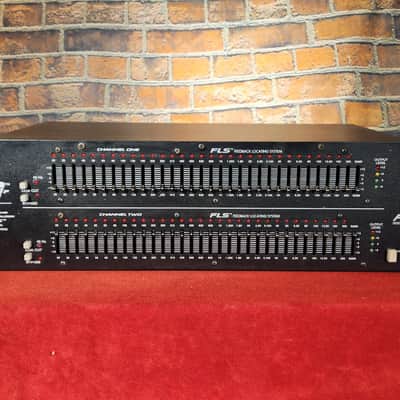 Peavey Q231F Dual 31-Band Graphic Equalizer image 1