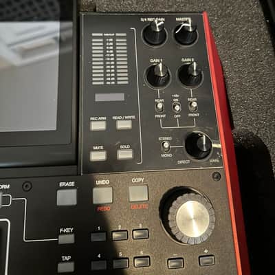 Akai MPC X Standalone Sampler / Sequencer 2017 - Present Black image 3