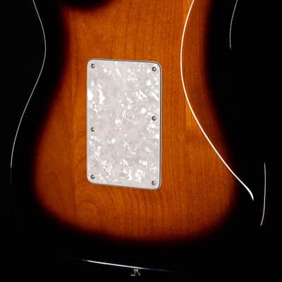 Fender Dave Murray Stratocaster, Rosewood Fingerboard, 2-Color Sunburst (199) image 2