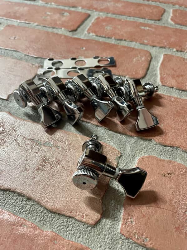 Hipshot Grip Lock 6 in Line Chrome Tuners image 1