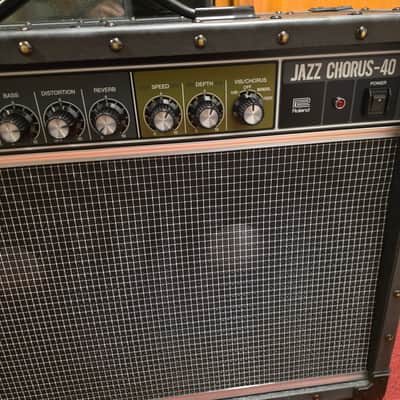 Roland JC-40 Jazz Chorus 40-watt 2 x 10-inch Combo Amplifier with cover Bild 5