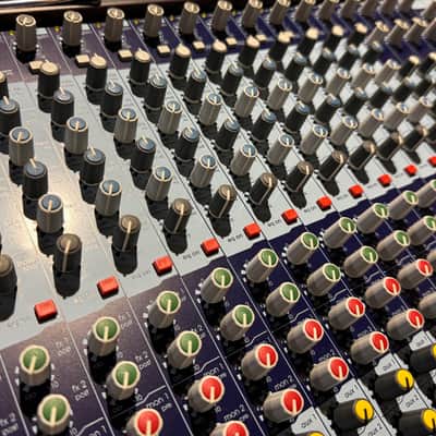 Midas Venice 320 32-Channel / 46-Input Mixing Console 2001 - 2010 - Blue image 4