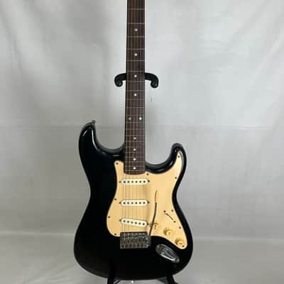 Squier Standard Stratocaster with Rosewood Fretboard 2001 - 2013 - Black Metallic image 3