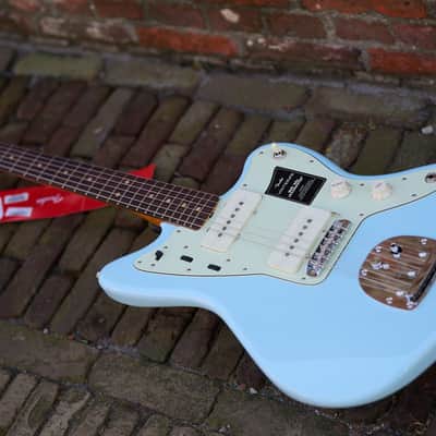 Fender Vintera® III Mid '60s Jazzmaster® - Sonic Blue image 7