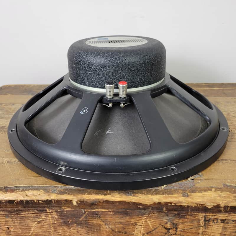 JBL K130 15