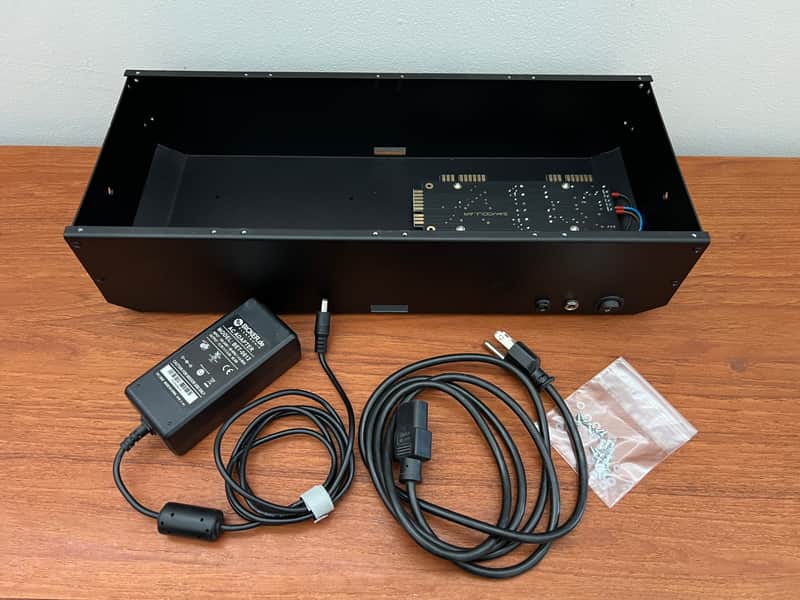 SAModular powered Buchla format deep boat - Black image 1