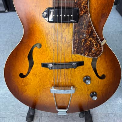Godin 5th Avenue Kingpin 2010s - Cognac Burst image 4