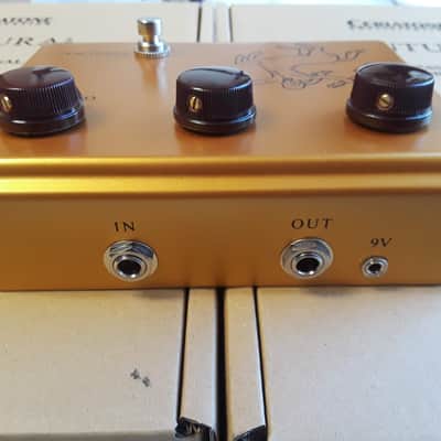 Ceriatone Centura 1:1 Klon Professional Overdrive (w/Horsie) Matte Gold  FRESH STOCK image 5