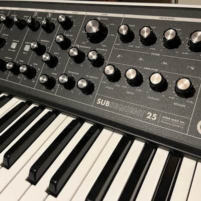 Moog Subsequent 25 Analog Synth 2020 - Present - Black