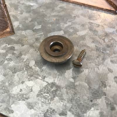 Real Life Relics Fender® Aged Nickel Bass Round String Tree Retainer (Fender® 0994913000)[B8]