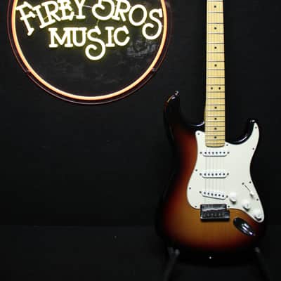FENDER AMERICAN STRATOCASTER 2002 - 3 TONE SUNBURST image 1