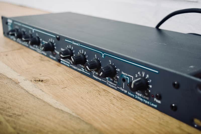 Ashly XR 1001 Stereo 2 way Mono 3 way Electric crossover audio