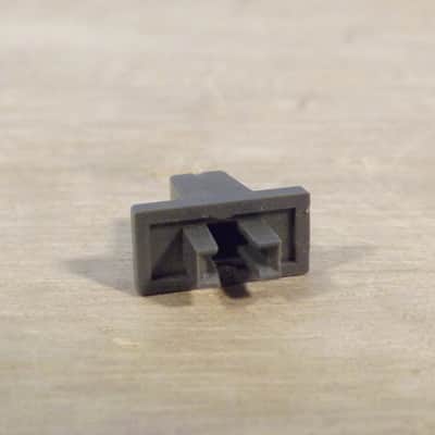 Roland TR-707 parts - Slider cap (grey / white) image 2