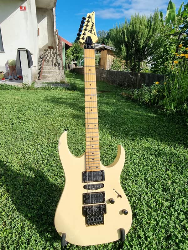 Ibanez RG570M (rare) 1994 ash body, made in japan, Vintage white image 1