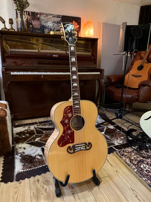 Gibson SJ-200 Standard - Left Handed - Antique Natural - Mint Condition