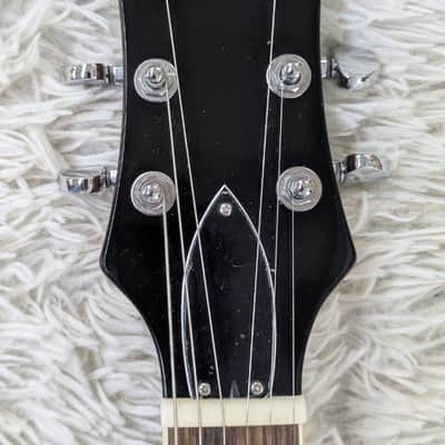 Gretsch Streamliner Jet Electric Guitar, Laurel Fretboard, Duo-Tone Burst - Demo image 6