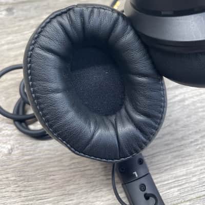 Audio-Technica ATH-M60x Professional On-Ear Monitor Headphones w/ Carry Pouch image 6