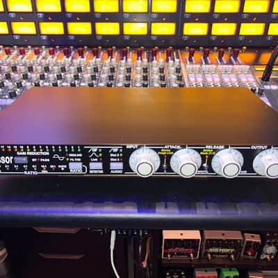 Empirical Labs EL8-X Distressor with British Mode 2010s - Black image 1