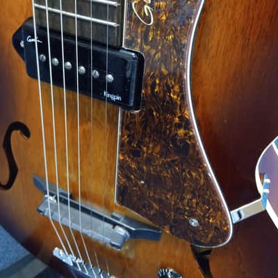 Godin 5th Avenue Kingpin w/ Gig Bag - Cognac Burst image 7