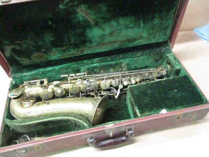 Buescher Silvertone Alto Saxophone, USA, with case/neck/MP, acceptable condition image 1