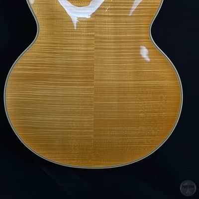 Benedetto Manhattan from 2000 in natural finish with case. "Guild Custom Shop Nashville production" image 4