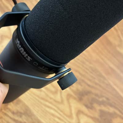 Shure SM7B Cardioid Dynamic Microphone 2001 - Present - Black image 2