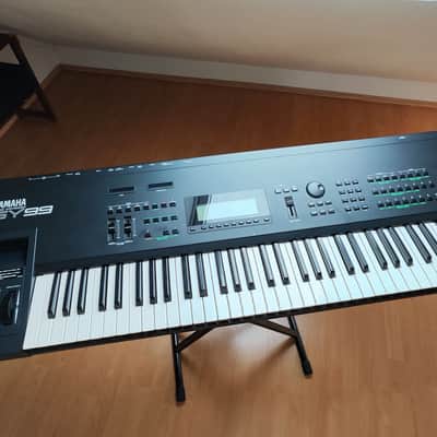 Yamaha SY99 Synthesizer incl. flightcase Keyboard vintage 90s Workstation FM AWM top condition